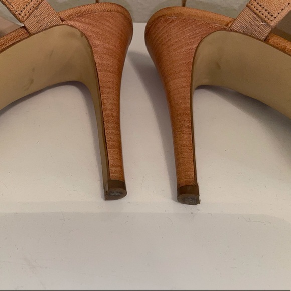Guess Natural Leather Heels with Strap Size 7M these are gently worn.Very soft. - Picture 15 of 15